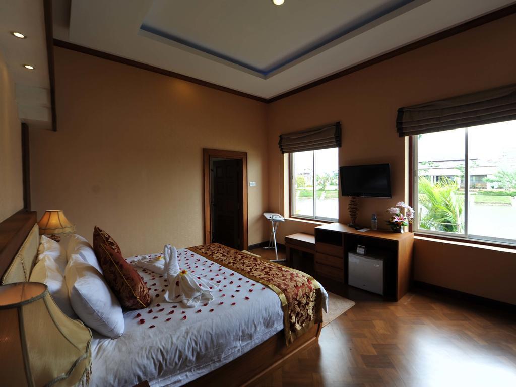 The Golden Lake Hotel Naypyidaw Eksteriør billede