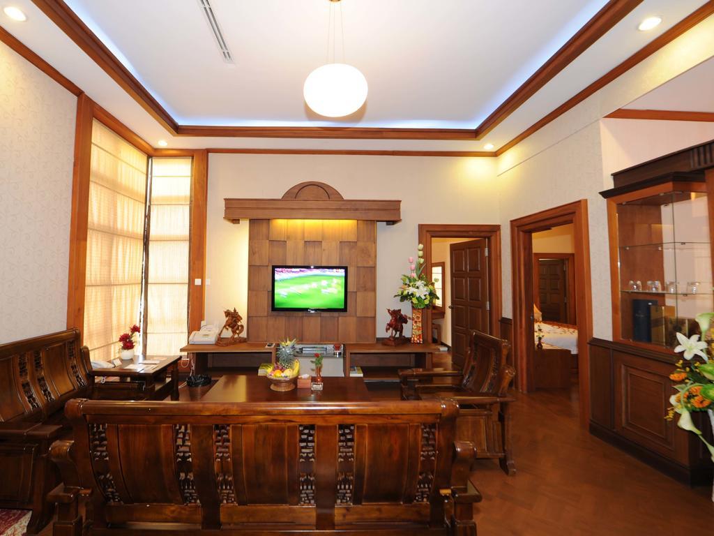 The Golden Lake Hotel Naypyidaw Eksteriør billede
