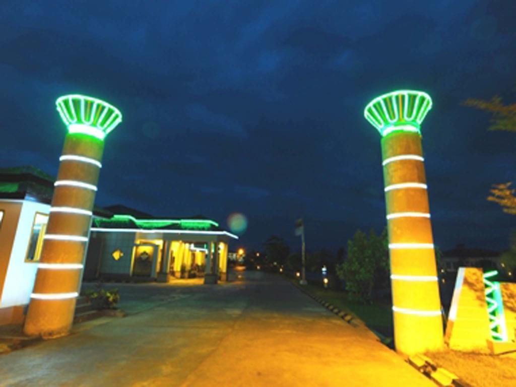 The Golden Lake Hotel Naypyidaw Eksteriør billede