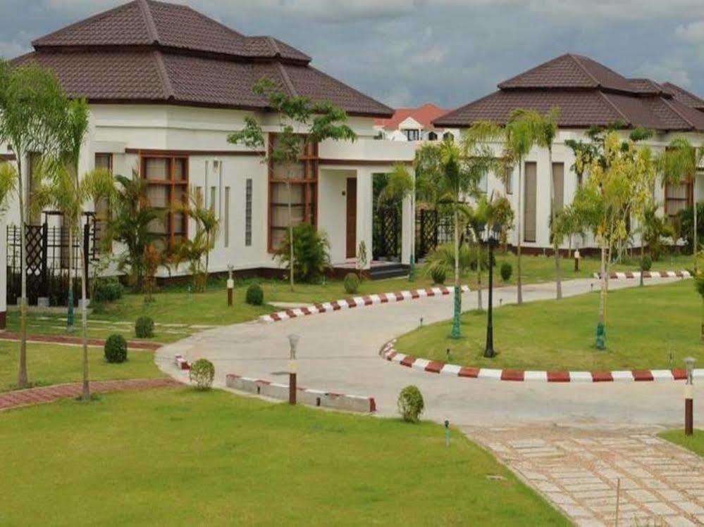 The Golden Lake Hotel Naypyidaw Eksteriør billede